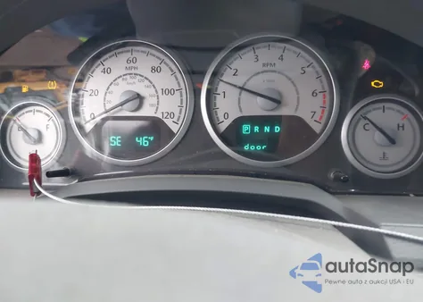 2010 Chrysler Town & Country Touring из США, поврежденный, VIN 2A4RR5D17AR373664